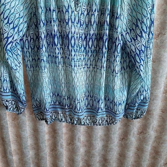 Sanctuary lt blue geometric print blouse size M - Picture 3 of 4